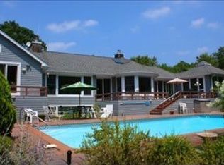 3 Angiedon Ct, East Hampton, NY 11937