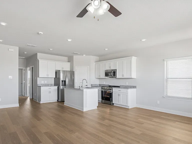 7146 Magnolia Vlg #201 — Photo 35