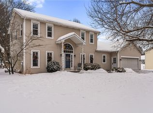 6 Valley View Cir, Victor, NY 14564