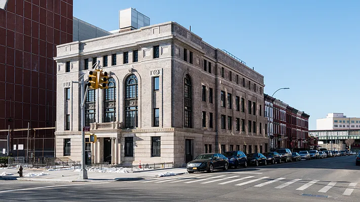 Rented by Nooklyn NYC LLC | media 24