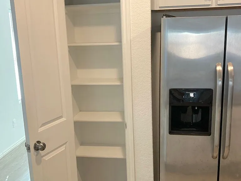 2906 Millikan Dr — Photo 5