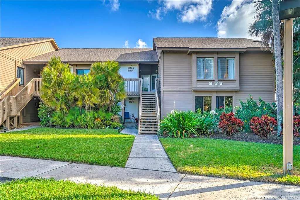 3 bed, 3.0 bath, 1811 sqft, $6,500 — Photo 1