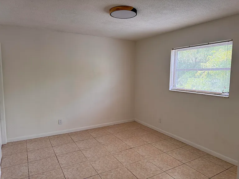 1940 Madison St #10 — Photo 11