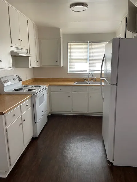2 bed, $900 — Photo 3