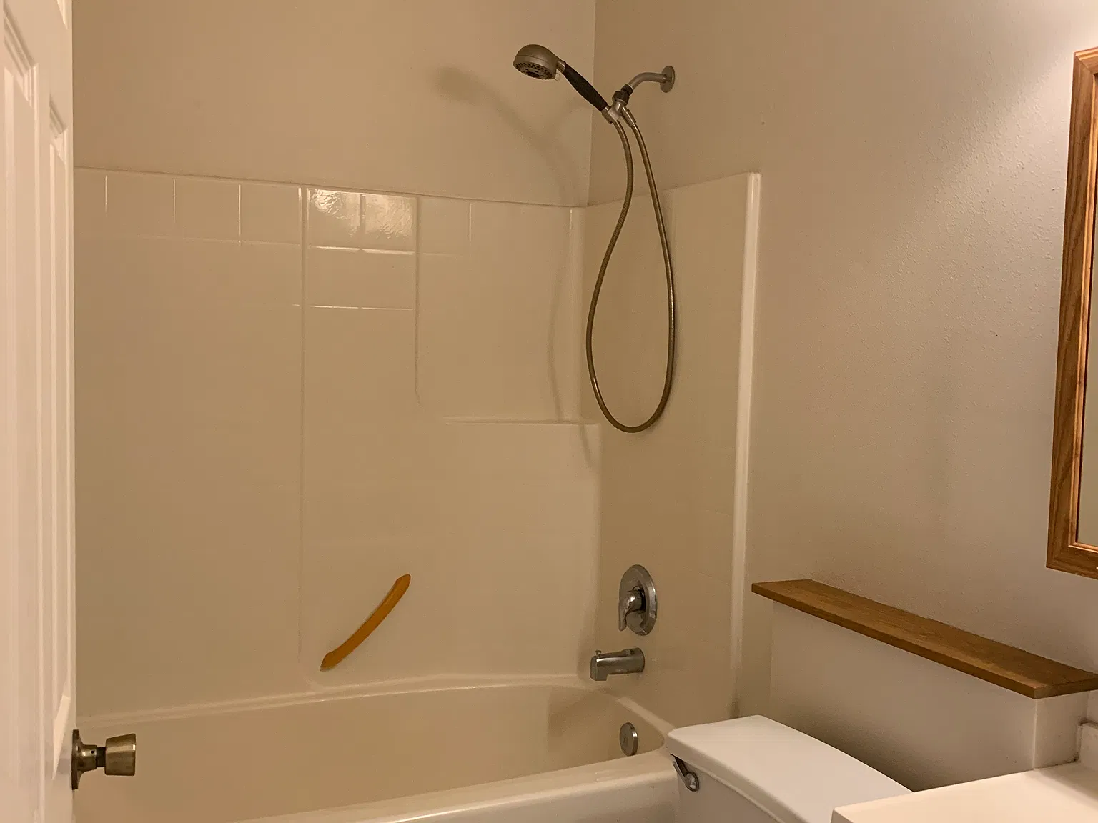 5 bed, 4000 sqft, $3,200 — Photo 4