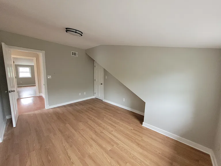 27-29 Highland Ave #27 — Photo 8