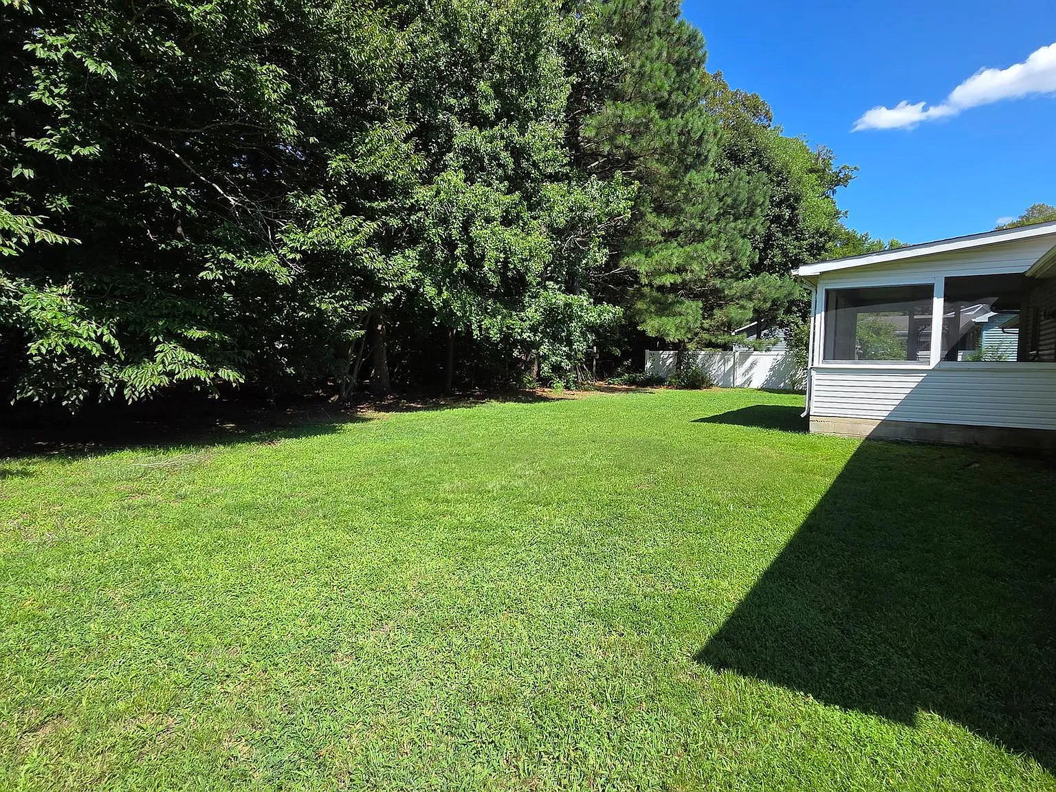 3 bed, 1456 sqft, $2,400 — Photo 4