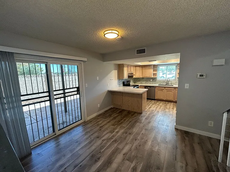 4501 W Continental Dr — Photo 5