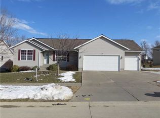 117 Whispering Wind Ln, Center Point, IA 52213