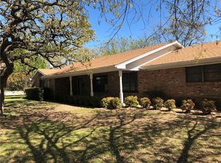 1120 W Swan St, Stephenville, TX 76401