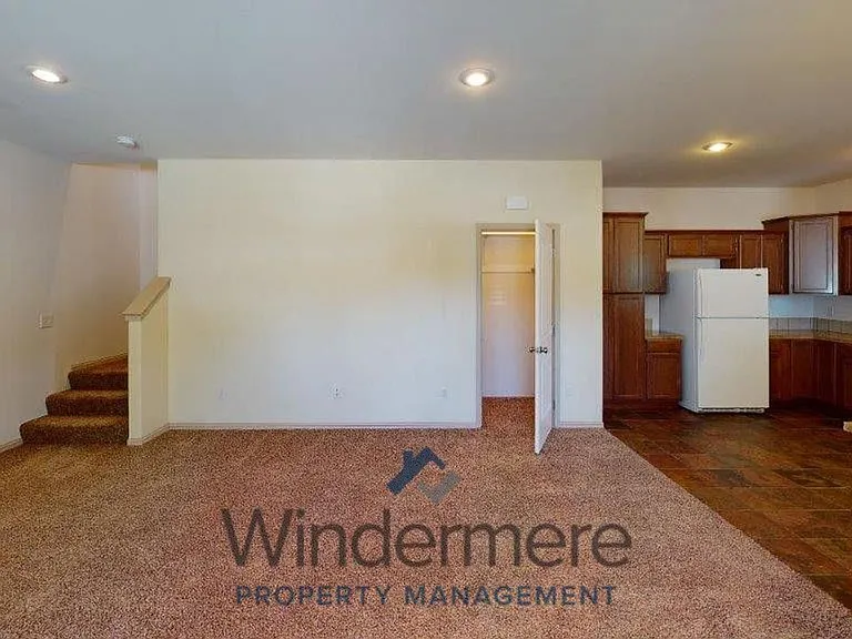 1100 S College Ave — Photo 4
