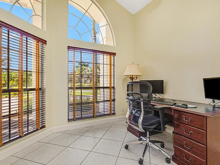 15910 Lindbergh Ln — Photo 21