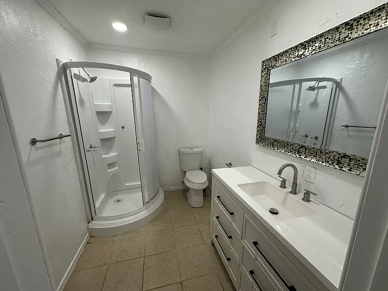2506 Stanford Ave #B — Photo 6