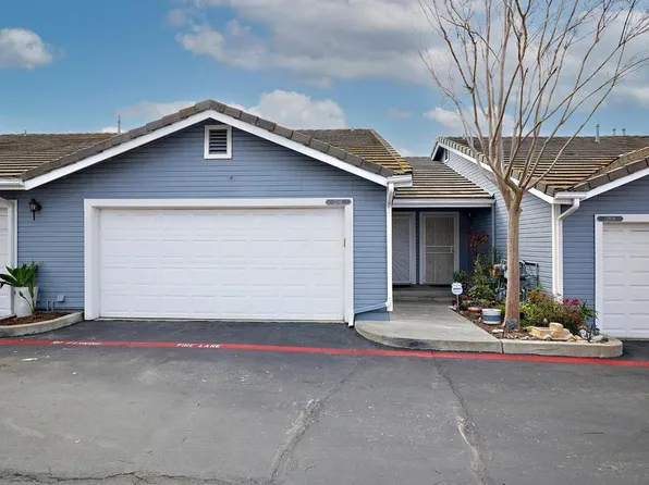 12811 Carriage Heights Way, Poway, CA 92064