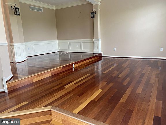 5th image of 610 Seabury Dr