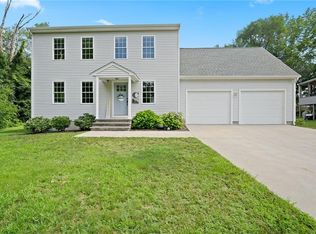 21 Esther St, Cranston, RI 02920