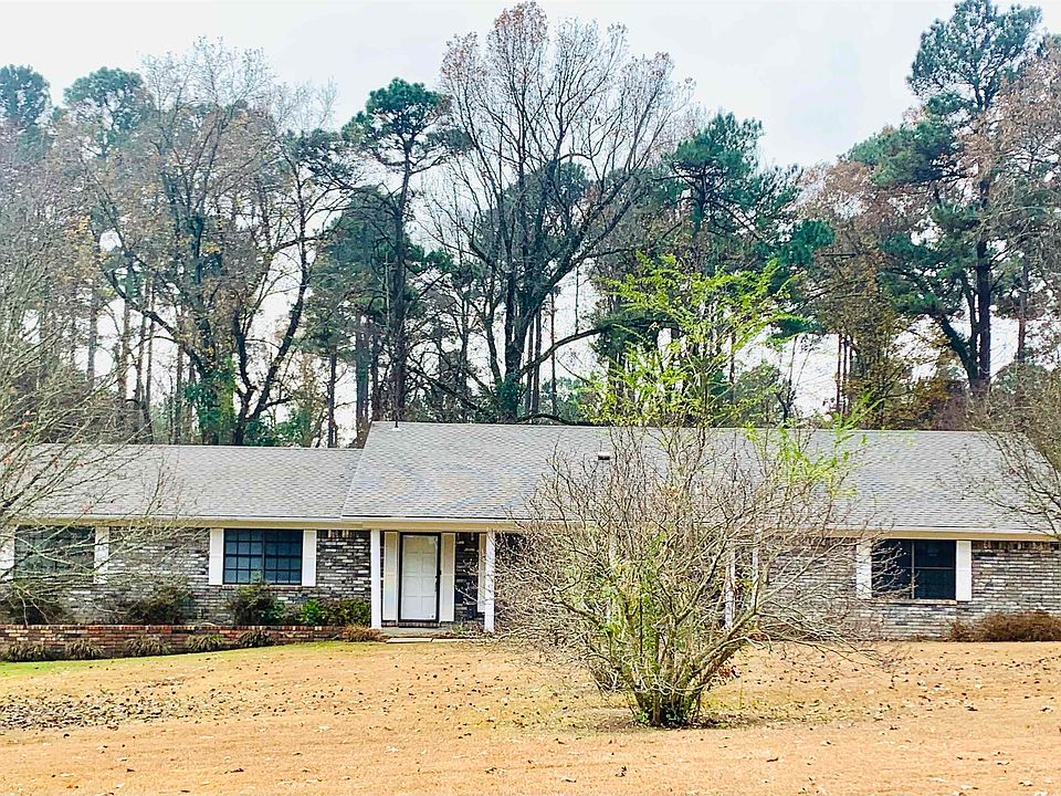 1st image of 18 Dunham Dr