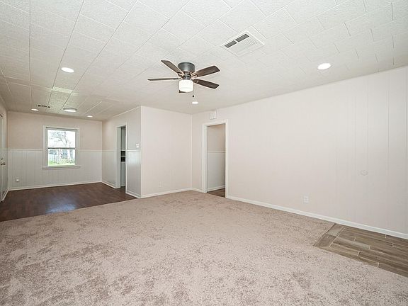 4th image of 804 23rd Ave N