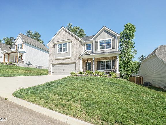 2nd image of 3313 Flagstaff Ln