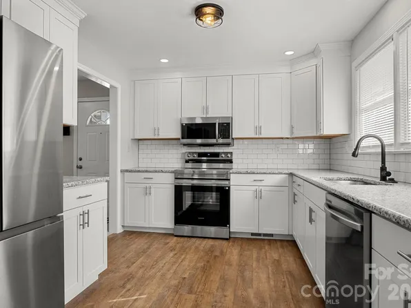 322 Holland Cir, Statesville, NC 28677