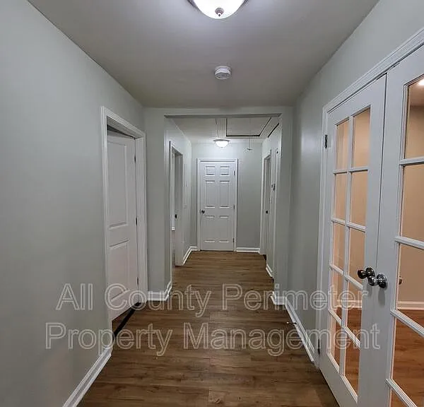 278 Moreland Way — Photo 2