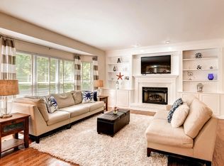 5589 Hennsley Cir, Weldon Spring, MO 63304