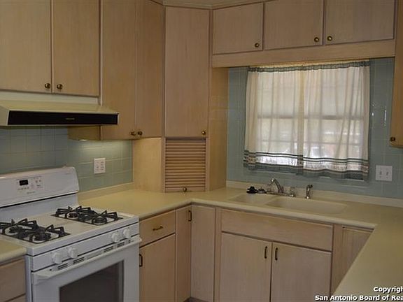 3rd image of 138 Mountridge Dr