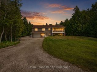 1215 Sunset Dr, South Bruce Peninsula, ON N0H2T0