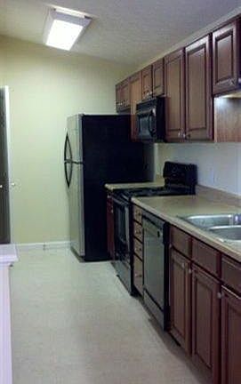 4th image of 3125 Crestmont Ln