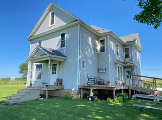 752 Lievan Rd, Dixon, IL 61021