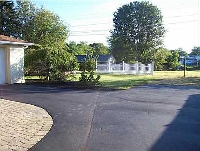 4th image of 1980 Smith Ave