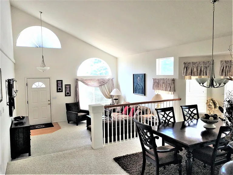 10266 Jill Ave — Photo 4