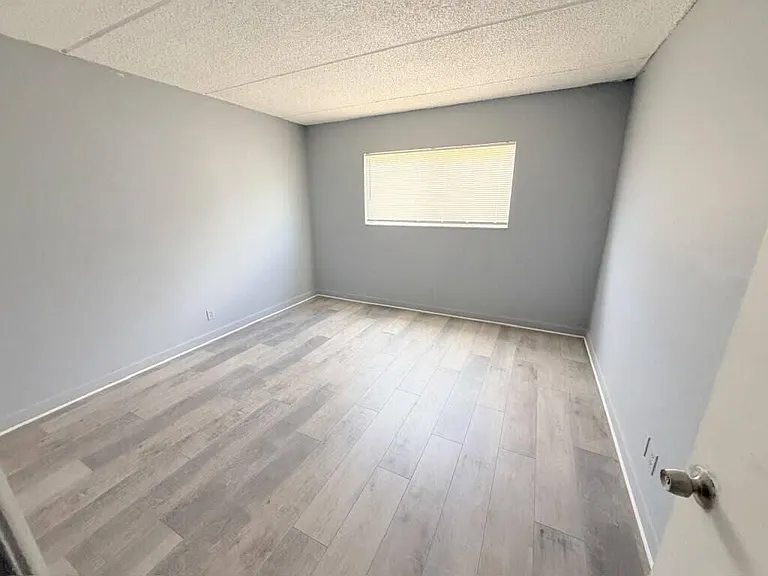 1501 Crescent Cir #C19 — Photo 7
