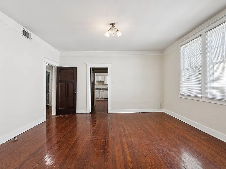 2320-22-24 Nashville Ave — Photo 5