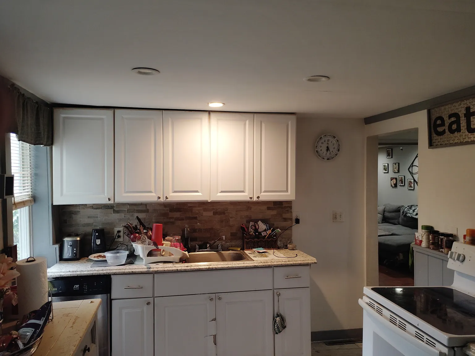 2 bed, 750 sqft, $2,300 — Photo 2