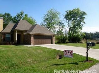 303 Bentgrass Dr, Lafayette, LA 70508