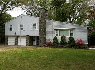 49 Main Ave, Warwick, RI 02886