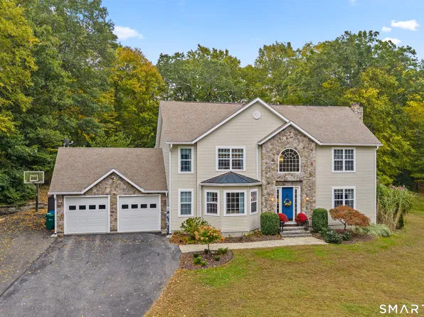 10 White Oak Lane, Waterford, CT 06375