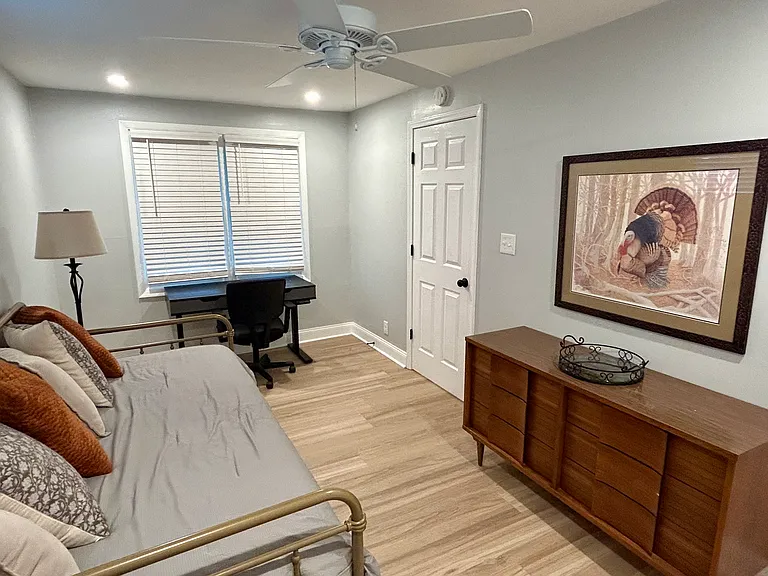 457 Heman Dr — Photo 9