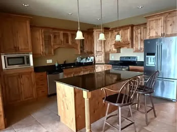 101 Marina Bluffs Ct Unit 6, Yankton, SD 57078