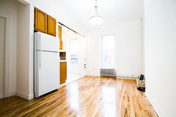 Rented by TheRealEstateCompany.com LLC | media 18