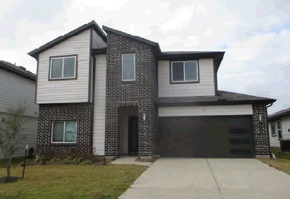 1st image of 14215 Black Canyon Ln