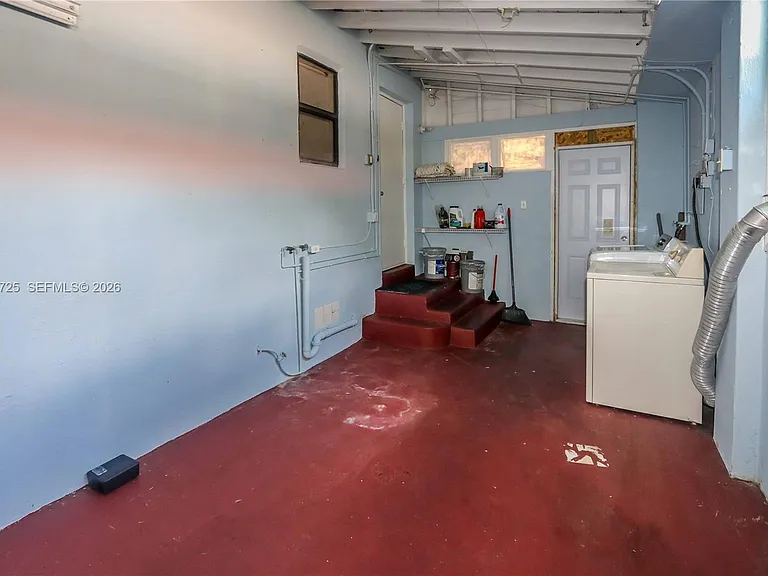 706 S 19th Ave — Photo 29