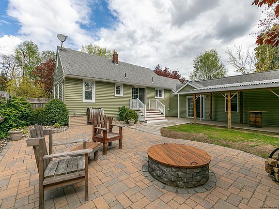 3rd image of 28 Bosher Dr