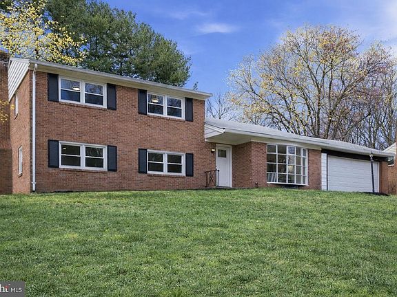 2nd image of 13412 Doncaster Ln