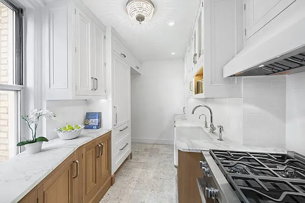 Sold by Triplemint | media 15