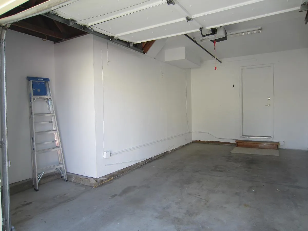 10359 W Fair Avenue — Photo 2