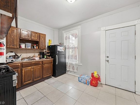 5th image of 1124 Hampton Pl