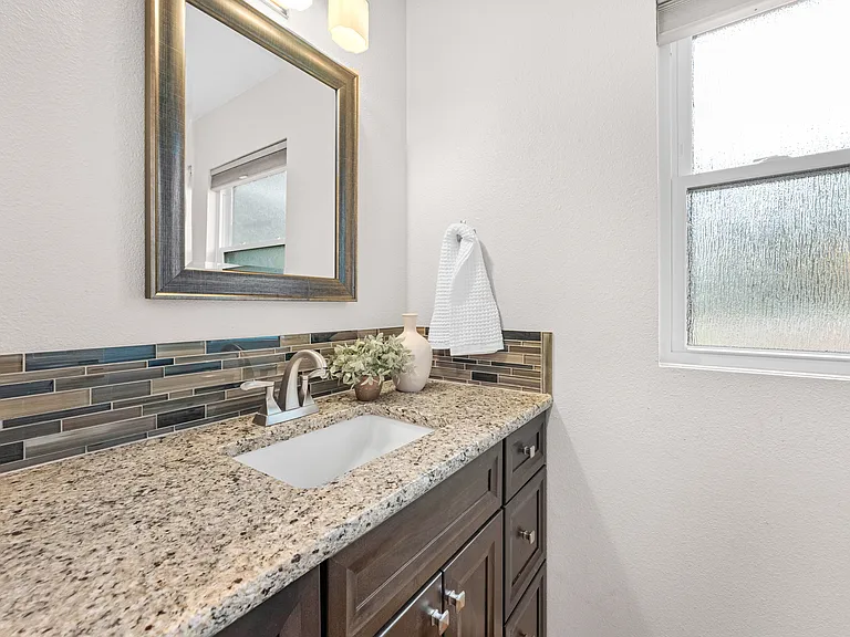 629 E Braemere Rd — Photo 34