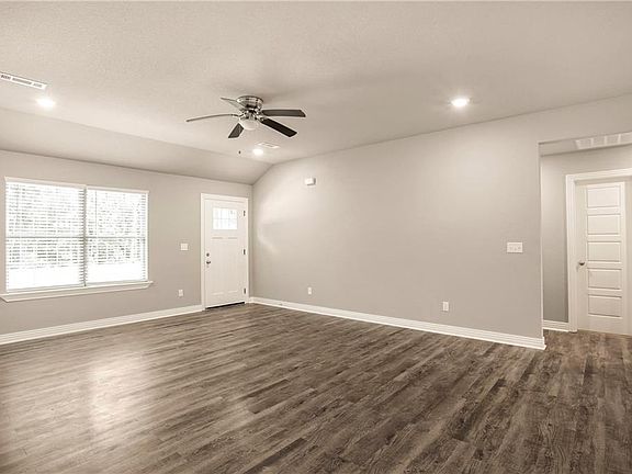 3rd image of 25 Lockhart Ln